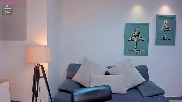 CarlaBrunni online show from December 3, 2025, 12:26 pm