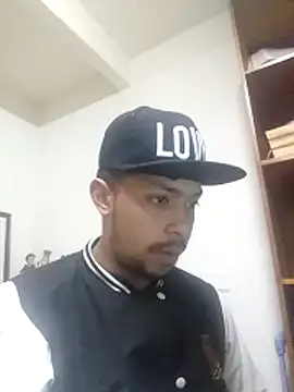 Snapshot of louishotlatinboy chatting on November 17, 2025, 5:55 am louishotlatinboy online show from November 17, 2025, 5:55 am