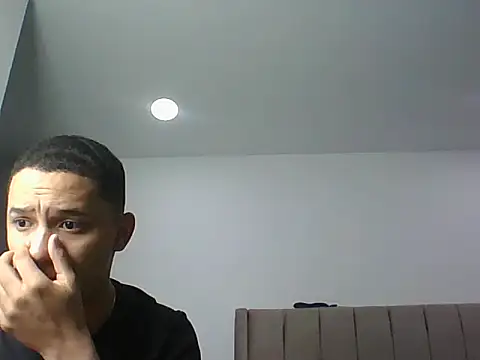 Snapshot of saul_thompson chatting on November 18, 2025, 7:44 am saul thompson online show from November 18, 2025, 7:44 am