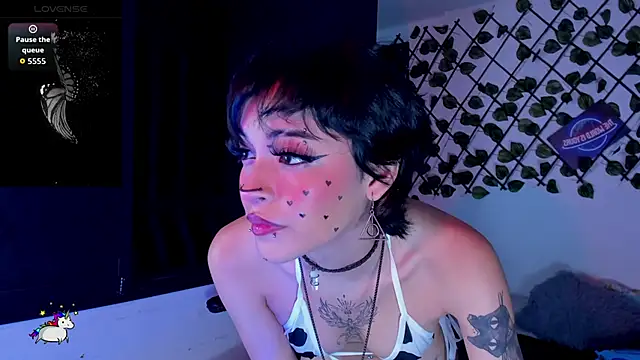 Snapshot of Anny_Kiitty chatting on May 18, 2026, 4:07 am Anny Kiitty online show from May 18, 2026, 4:07 am