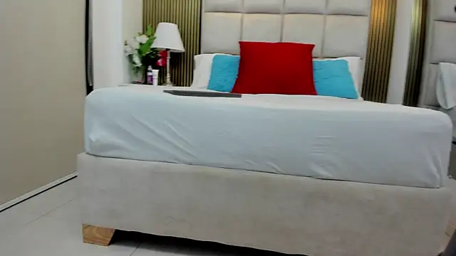 Snapshot of Katia_Young chatting on November 16, 2025, 9:08 pm Katia Young online show from November 16, 2025, 9:08 pm