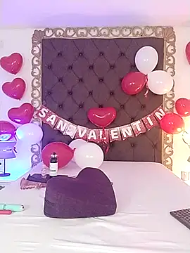 Snapshot of AlinaMilf chatting on February 12, 2026, 10:53 pm AlinaMilf online show from February 12, 2026, 10:53 pm