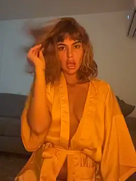 Snapshot of honeysohpia chatting on November 17, 2025, 7:23 am honeysohpia online show from November 17, 2025, 7:23 am