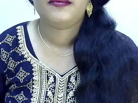 Snapshot of Muskan_Jha chatting on May 13, 2026, 3:02 am Muskan Jha online show from May 13, 2026, 3:02 am