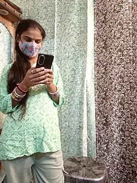 Snapshot of Muskan_12thh chatting on November 15, 2025, 5:22 am Muskan 12thh online show from November 15, 2025, 5:22 am