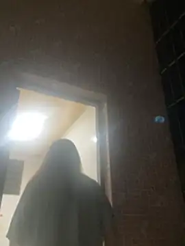 yiyi0316 online show from April 11, 2026, 4:43 pm