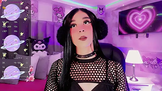 Snapshot of dearAlanaxxx chatting on January 13, 2026, 8:35 pm dearAlanaxxx online show from January 13, 2026, 8:35 pm