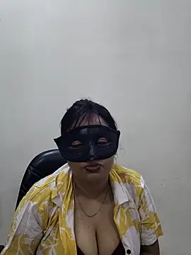 Snapshot of Cute-richa1 chatting on February 19, 2026, 5:32 pm Cute-richa1 online show from February 19, 2026, 5:32 pm