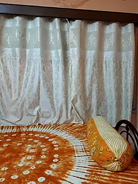 Cute-richa1 online show from May 14, 2026, 4:59 pm