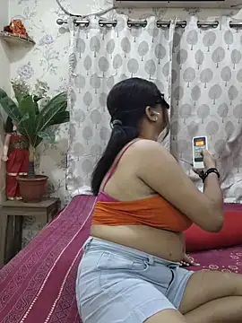 Cute-richa1 online show from May 22, 2026, 5:00 pm