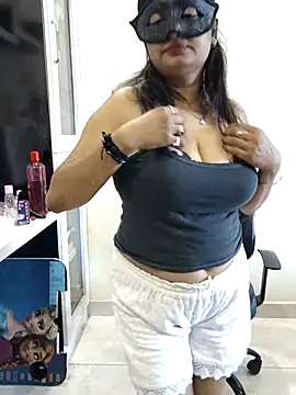 Snapshot of Cute-richa1 chatting on March 1, 2026, 6:24 am Cute-richa1 online show from March 1, 2026, 6:24 am