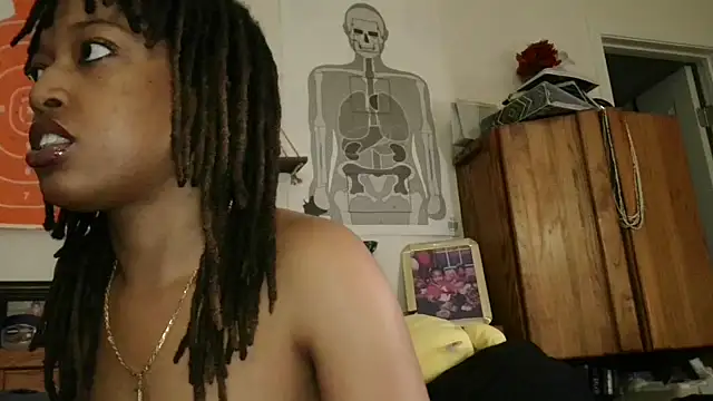 Snapshot of stellakobra chatting on December 18, 2025, 4:11 pm stellakobra online show from December 18, 2025, 4:11 pm