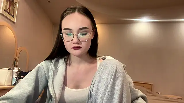 MidnightMelt online show from November 15, 2025, 4:22 pm