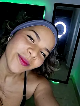 pamela Tiny online show from April 13, 2026, 2:15 am