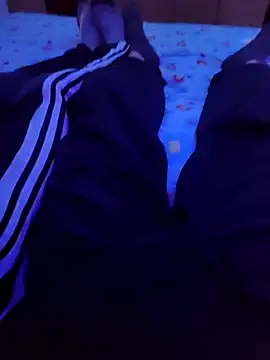 Snapshot of bnnzin chatting on November 18, 2025, 11:48 pm bnnzin online show from November 18, 2025, 11:48 pm