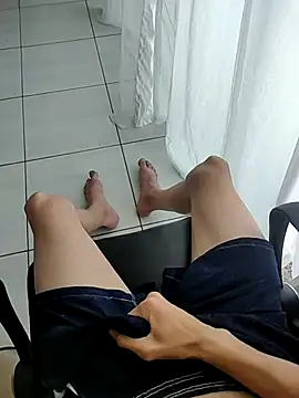 Snapshot of bnnzin chatting on November 30, 2025, 6:41 pm bnnzin online show from November 30, 2025, 6:41 pm