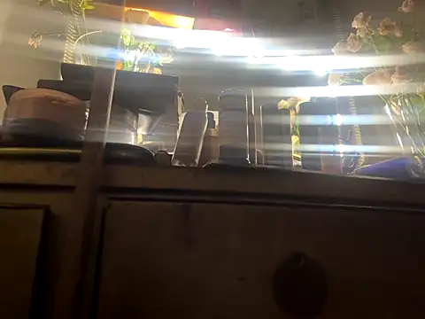 Snapshot of Motherbigbus chatting on December 16, 2025, 6:06 am Motherbigbus online show from December 16, 2025, 6:06 am