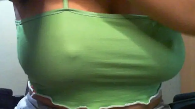 Snapshot of DiivaMarii chatting on April 19, 2026, 12:28 pm DiivaMarii online show from April 19, 2026, 12:28 pm