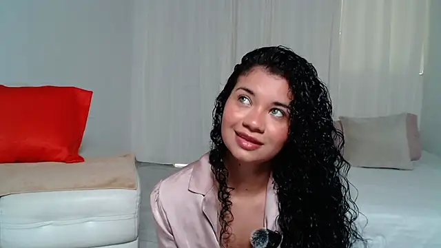 Snapshot of ninaleon_ih chatting on November 19, 2025, 7:25 pm ninaleon ih online show from November 19, 2025, 7:25 pm