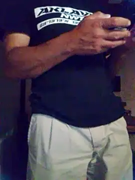 Snapshot of MilfyDilf40 chatting on November 23, 2025, 3:27 am MilfyDilf40 online show from November 23, 2025, 3:27 am