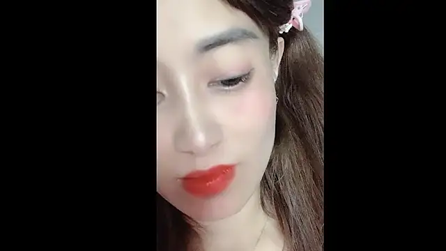 MiAnna-Lovee online show from November 25, 2025, 7:41 am