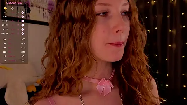 Snapshot of Alisavine chatting on December 16, 2025, 7:51 pm Alisavine online show from December 16, 2025, 7:51 pm