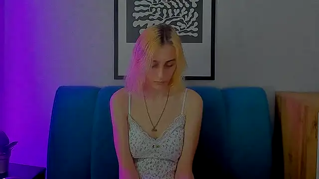 Snapshot of MiilaGlow chatting on February 26, 2026, 2:06 pm MiilaGlow online show from February 26, 2026, 2:06 pm