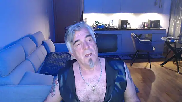 Snapshot of Buidapest chatting on April 29, 2026, 11:11 pm Buidapest online show from April 29, 2026, 11:11 pm