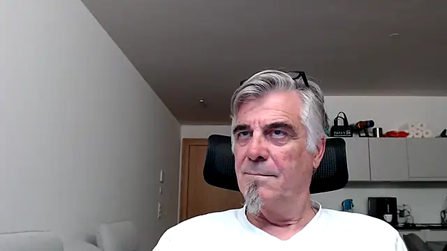 Snapshot of Buidapest chatting on May 6, 2026, 10:14 pm Buidapest online show from May 6, 2026, 10:14 pm
