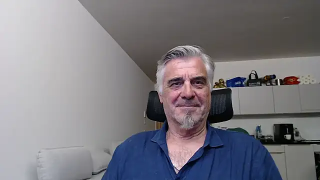 Snapshot of Buidapest chatting on May 3, 2026, 2:38 am Buidapest online show from May 3, 2026, 2:38 am