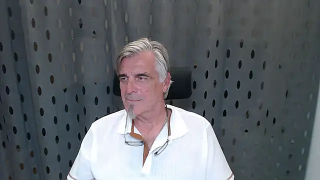 Snapshot of Buidapest chatting on June 30, 2026, 4:12 am Buidapest online show from June 30, 2026, 4:12 am