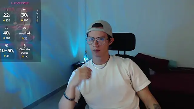 Snapshot of Brandon_starkk chatting on April 24, 2026, 2:57 am Brandon starkk online show from April 24, 2026, 2:57 am