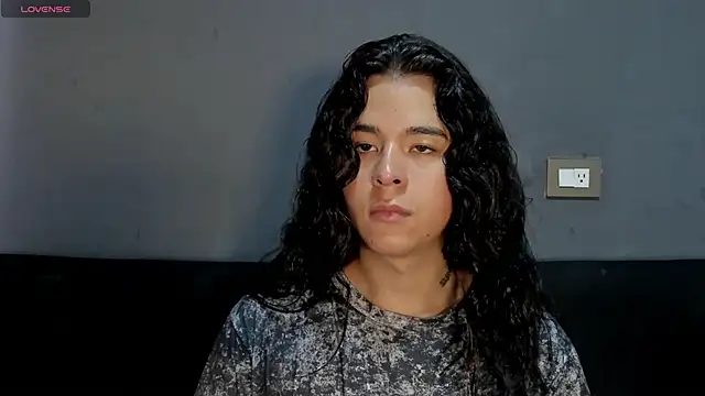 Snapshot of Angel-umbra chatting on November 29, 2025, 9:04 pm Angel-umbra online show from November 29, 2025, 9:04 pm