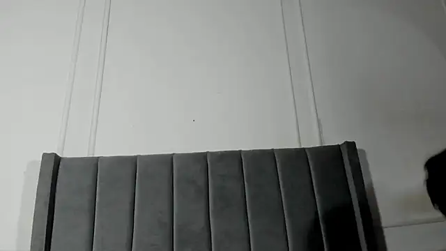 Angel-umbra online show from December 4, 2025, 8:35 am