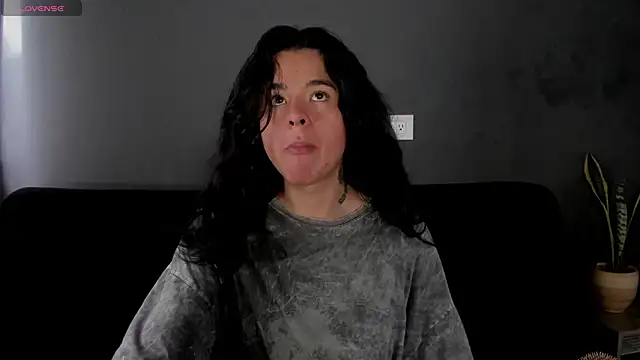 Snapshot of Angel-umbra chatting on November 28, 2025, 7:47 pm Angel-umbra online show from November 28, 2025, 7:47 pm