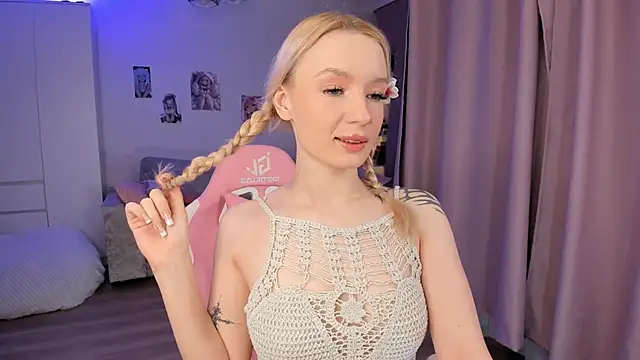 Tiffany Paw online show from January 17, 2026, 3:21 am