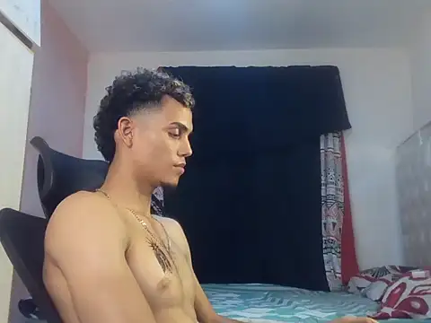 Snapshot of MischievousDuo chatting on November 26, 2025, 7:19 am MischievousDuo online show from November 26, 2025, 7:19 am