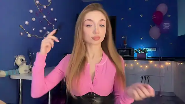 Snapshot of Jolienne chatting on December 17, 2025, 8:58 pm Jolienne online show from December 17, 2025, 8:58 pm