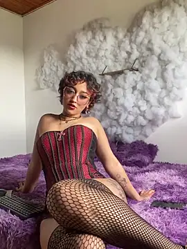 Snapshot of LilithMonette chatting on November 18, 2025, 6:22 pm LilithMonette online show from November 18, 2025, 6:22 pm