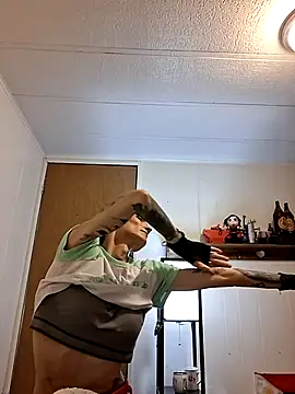 Snapshot of MaitressePomme3 chatting on November 28, 2025, 1:22 pm MaitressePomme3 online show from November 28, 2025, 1:22 pm