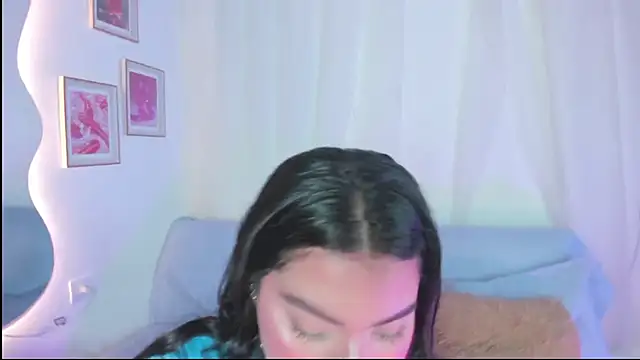 Snapshot of Curvykittenx chatting on November 17, 2025, 8:57 pm Curvykittenx online show from November 17, 2025, 8:57 pm