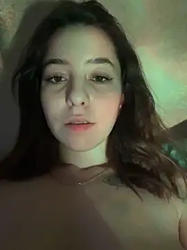 Snapshot of Anoraaa8A chatting on February 13, 2026, 1:05 am Anoraaa8A online show from February 13, 2026, 1:05 am