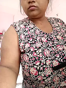 CUTE-LOVE-SWEETS online show from February 12, 2026, 3:50 am