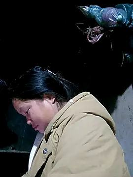 Ava-120 online show from November 30, 2025, 1:01 pm