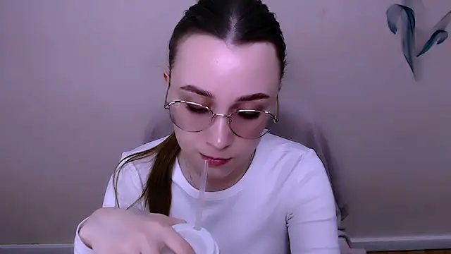 MillaTems  online show from April 6, 2026, 10:49 am