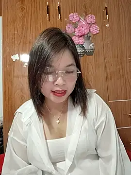 Snapshot of Cover-baa chatting on February 1, 2026, 11:03 pm Cover-baa online show from February 1, 2026, 11:03 pm