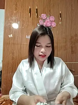 Snapshot of Cover-baa chatting on February 10, 2026, 10:36 am Cover-baa online show from February 10, 2026, 10:36 am