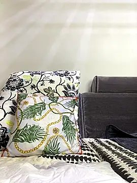 Snapshot of water-h chatting on December 19, 2025, 4:05 am water-h online show from December 19, 2025, 4:05 am