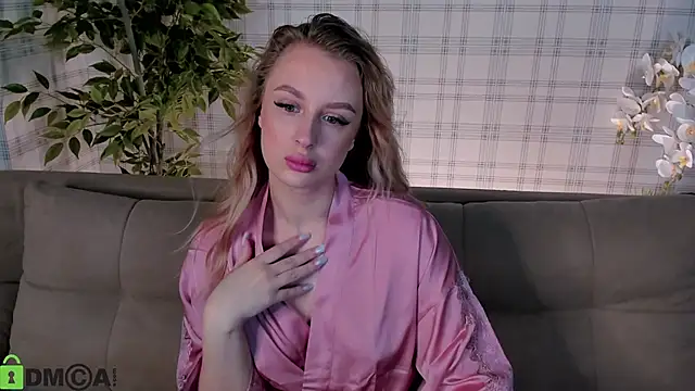 Snapshot of KiraRuiz chatting on February 26, 2026, 1:16 am KiraRuiz online show from February 26, 2026, 1:16 am