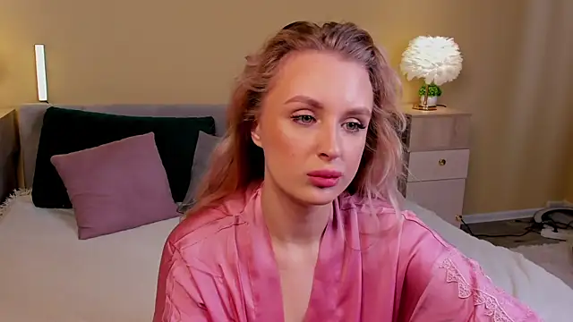 Snapshot of KiraRuiz chatting on February 6, 2026, 9:16 am KiraRuiz online show from February 6, 2026, 9:16 am